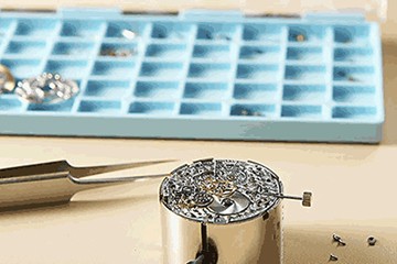 上海劳力士手表放久了不走